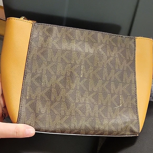 MK crossbody bag - Picture 5 of 8